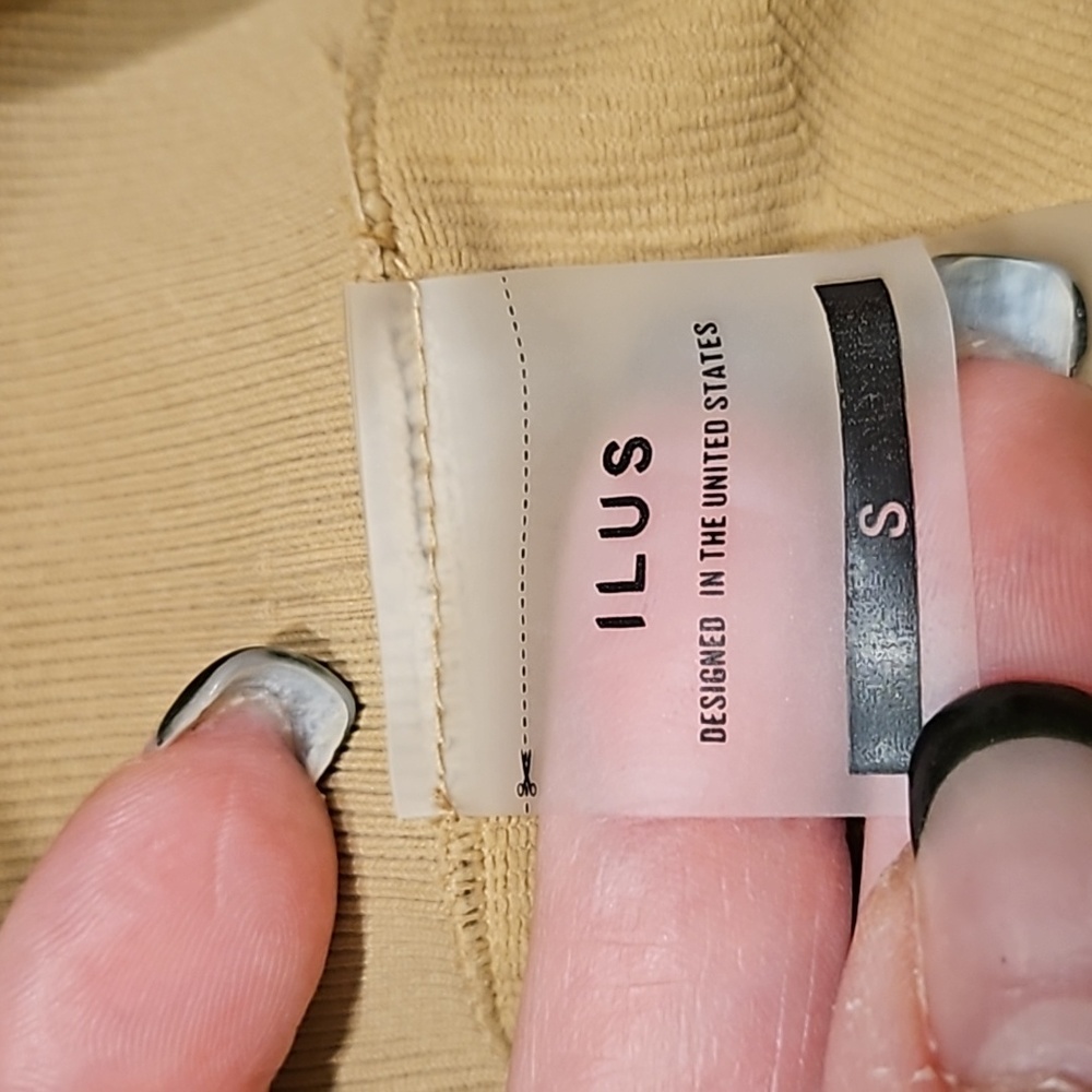 Ilus Label Shorts - Picture 12 of 13